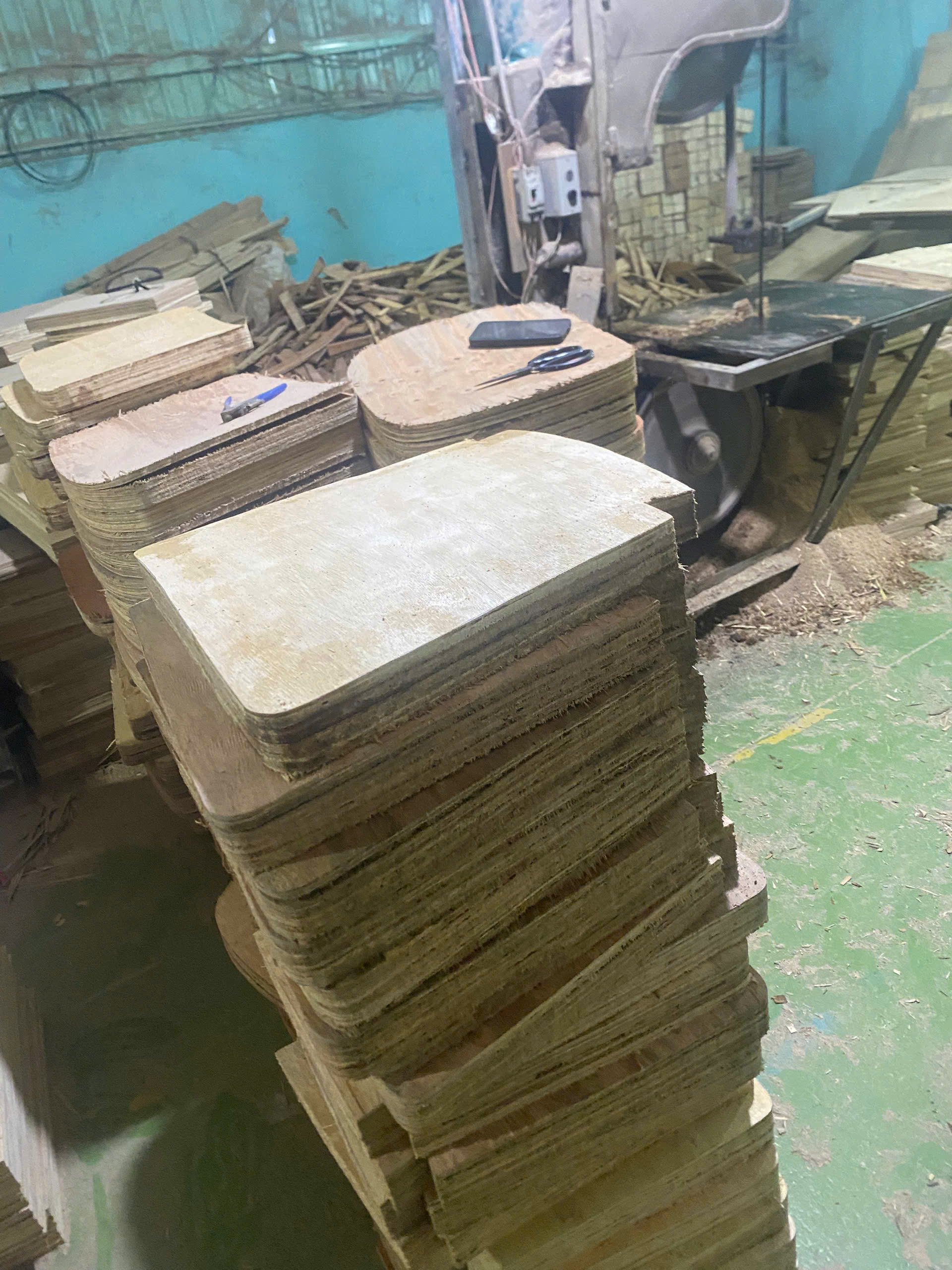 Cung cấp và cắt gia công ván ép tái sử dụng