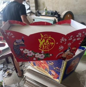 Thuyền giấy gói quà Tết 