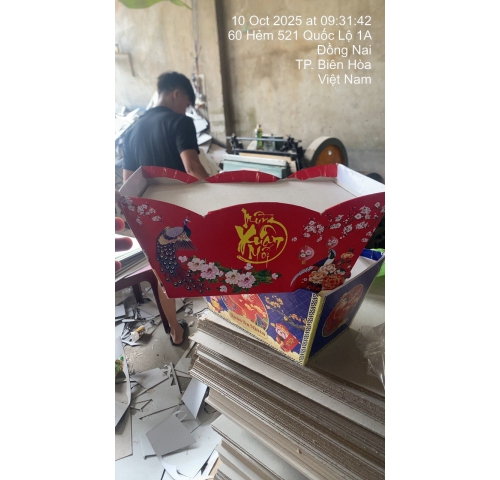 Thuyền giấy gói quà Tết 